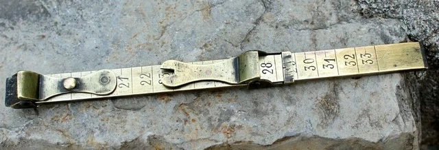 ancienne toise appareil de mesure en bronze pour pointure de chaussure ou pied