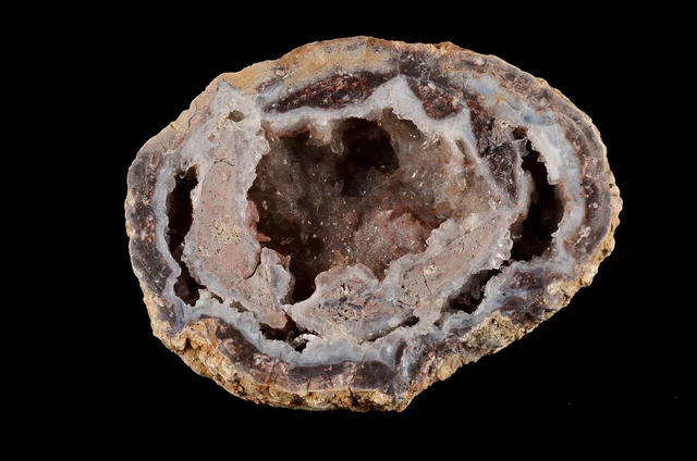 Candy Geode aus Mexiko 8x6x2cm und 99 g schwer, mit wunderschönen Strukturen.