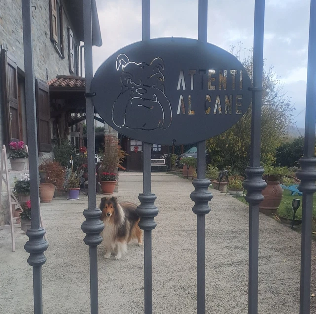 Targa Targhetta Cartello "ATTENTI AL CANE" in ferro . Disegno Laser Bulldog 1750