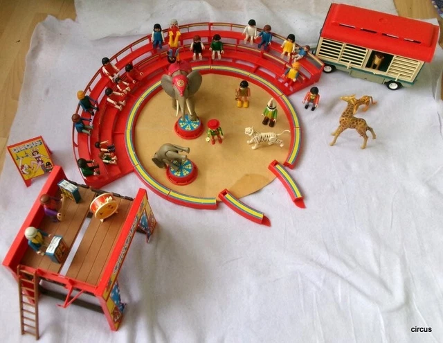 Lot Playmobil Vintage - Thème Cirque Et Chevaliers - Années 1979 - Pièces Mixtes