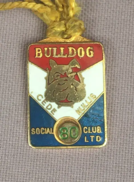 Vintage 1980 FOOTSCRAY Football SOCIAL CLUB Medallion, Badge - Western Bulldogs