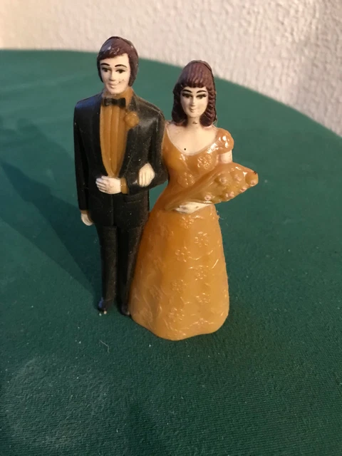 Figurine Gâteau Mariage Mopec Y971 - Couple S'Embrassant, 21cm, Blanc Cassé