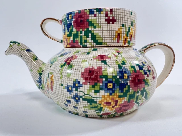 Vtg. Royal Winton QUEEN ANNE Stacked Teapot, Cream Good Condition!