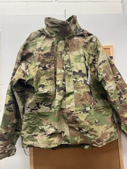 OCP Gen III extreme cold/wet weather jacket MEDIUM REGULAR Goretex  L6