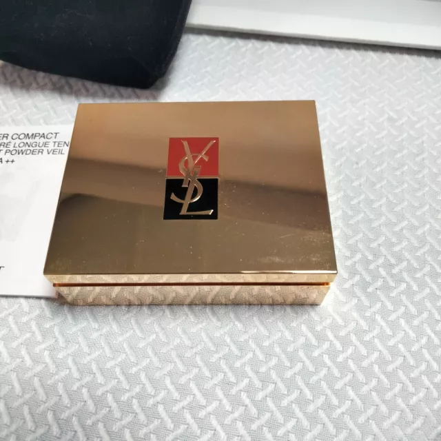 Teint singulier compact " Yves St Laurent " longue tenue n°1 neuf rechargeable