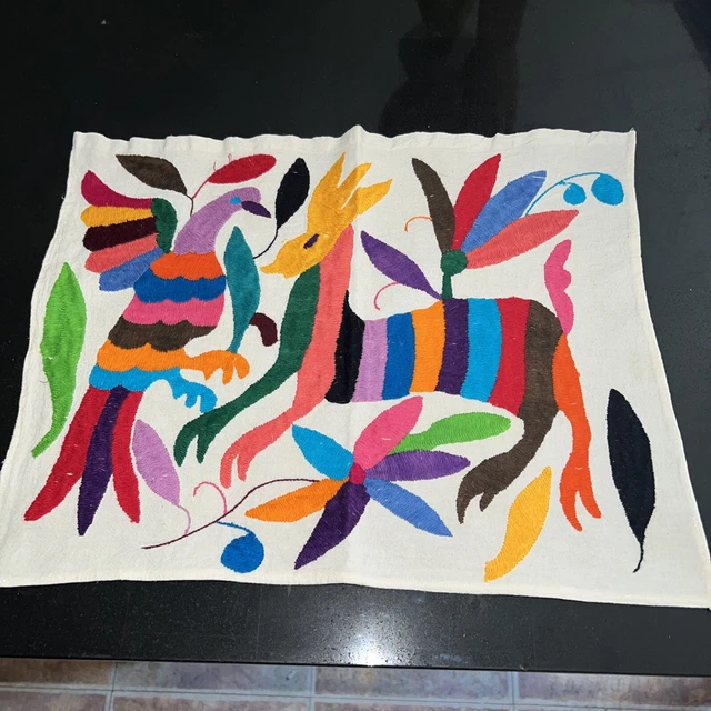 Multi-colored Otomi Mexican embroidered cotton animal and nature motif