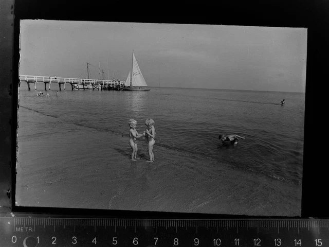 30033354 - 2401 Niendorf Kinder Strand Luebeck Stadtkreis GLASNEGATIV