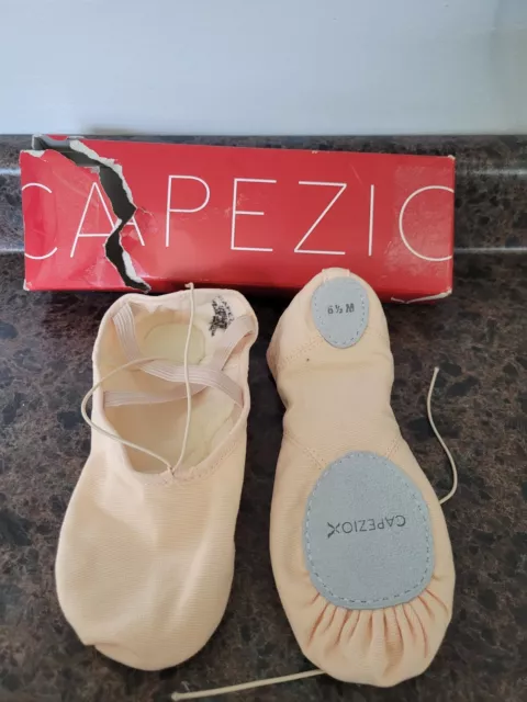Capezio Women's 2028 Canvas Juliet Ballet Shoe Pink Size 6.5 LBP Split Sole