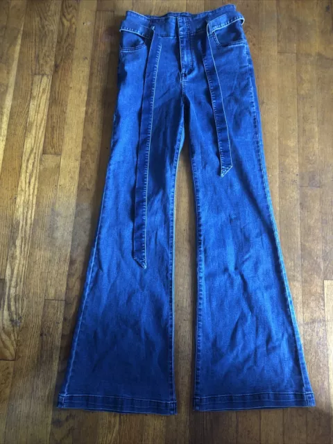 Lulus Belted High Rise Flare Leg Jeans Size M (29)