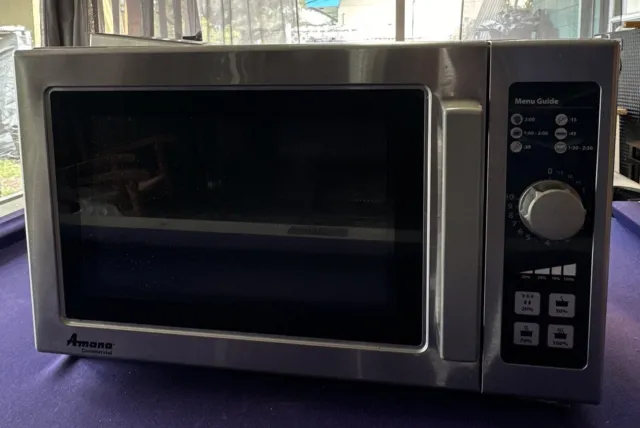 Amana - RCS10DSE - 1000 Watt Commercial Microwave Oven - Clean Working Condition