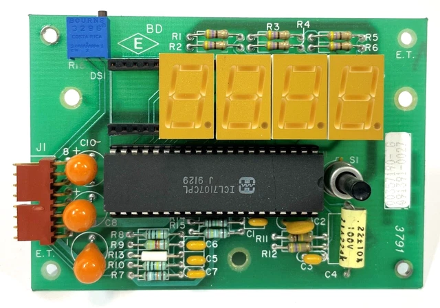 Set of 4 Fairchild MAN6660 G 134 Orange LED 7-Segment Display w/ Board