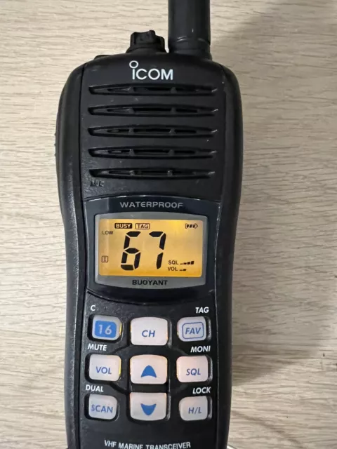 ICOM IC-M33 Waterproof  VHF MARINO Buoyant.No Yaesu, Kenwood Th, Vertex, Horizon