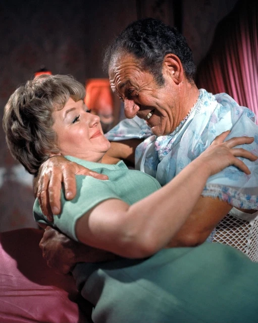 CARRY ON LOVING Cast Film Still 10" x 8" Photograph no 3 EUR 5,69