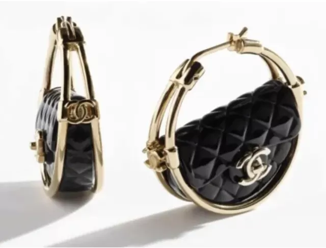 2023 CHANEL RUNWAY Black Hula Hoop Bag Gold CC Statement Handbag Earrings  NWT $1,238.15 - PicClick