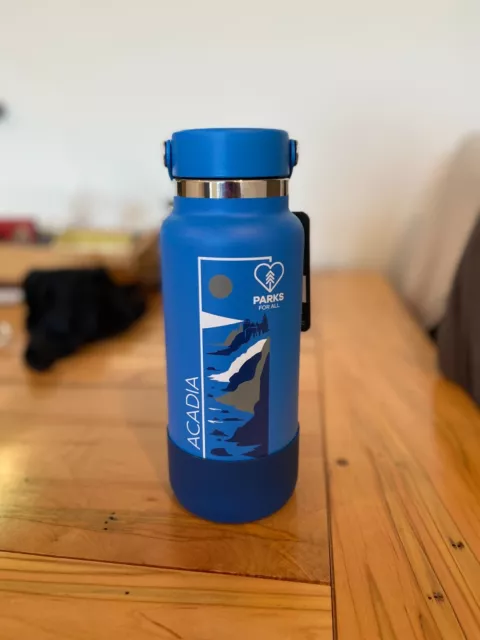 Hydro Flask 32 oz Wide Mouth Bottle - Movement Limited Edition - Macaw