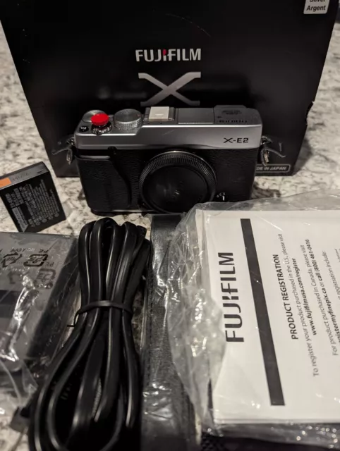 [Near MINT in Box] Fujifilm X-E2 16.3MP Digital Mirrorless Camera Silver USA