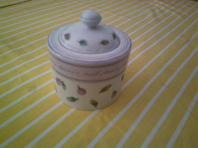 MARKS AND SPENCER BERRIES and LEAVES RANGE - LIDDED SUGAR BOWL