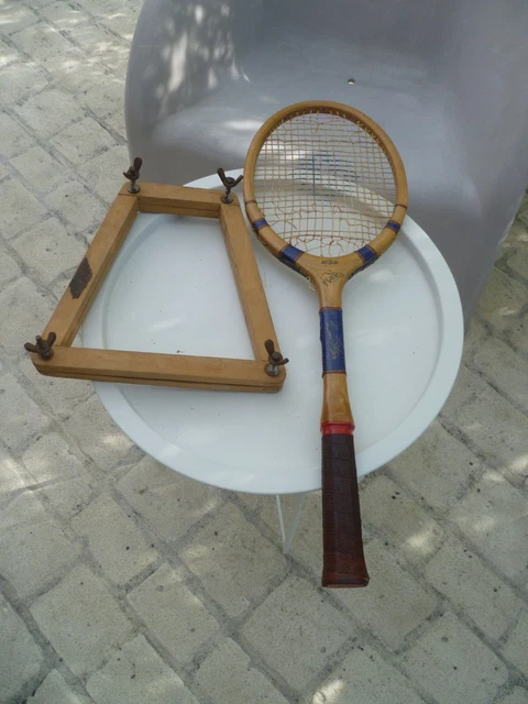 Ancienne Raquette De Tennis En Bois Vintage Avec Presse – Années 60 – Bel état