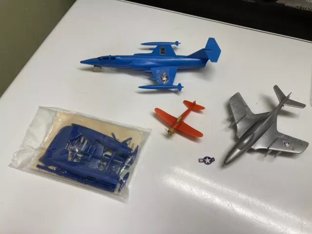 4 pc 1960s Plastic Dime Store Airplanes Jets Navy USAF + Fighter Model Club Kit