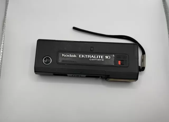 Vintage Kodak Ektralite 10 Camera 1970s Point Shoot Uses 110 Film UNTESTED