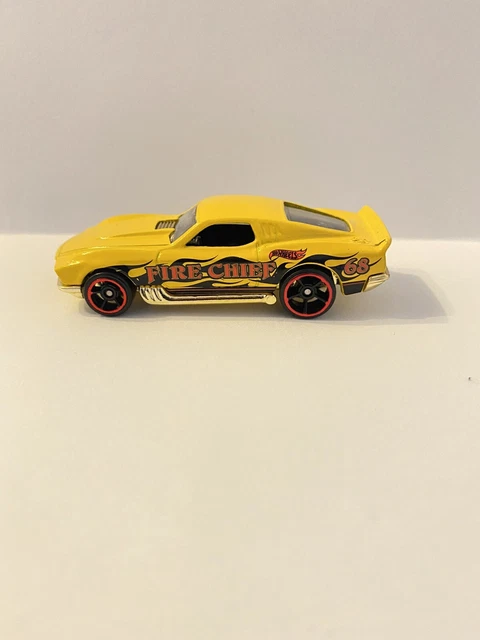 2010 HOT WHEELS Fire Chief Blvd Bruiser Car Thailand 1/64 (584