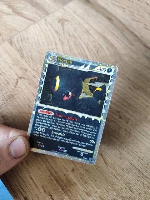 Carte Pokémon Noctali 059/131 Holo Prismatique - Set Évolutions, Version Française, état Near Mint