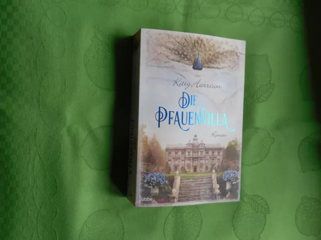 Die Pfauenvilla - Kitty Harrison - 2022 - Roman - Taschenbuch- sehr gut erhalten