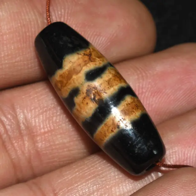 Old Indo Tibetan Himalayan Chung Dzi Agate Bead with 3 Stripes in Good Condition