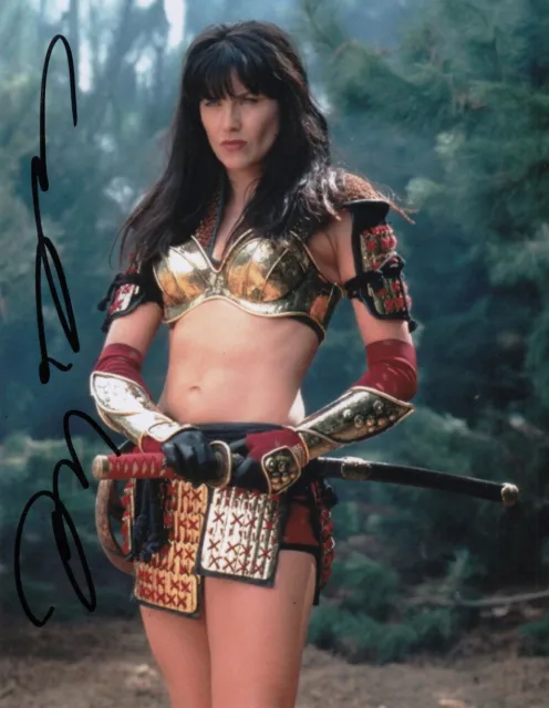 XENA Lucy Lawless Signed 10x8 Photo AFTAL WITNESS NFC, ACOA Photo Proof [4]