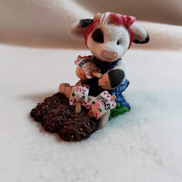 Vintage Mary's Moo Moos figurine - Sowing the Seeds of Friendship - 1996