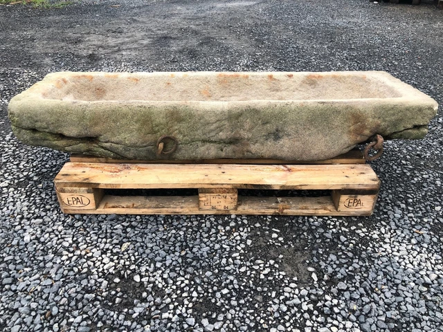 Alter Trog, Brunnen, Granittrog, Natursteine, Blumentopf