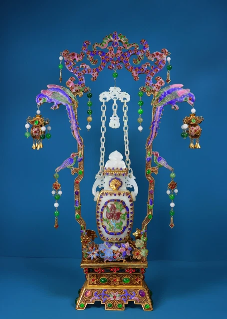 Chinese Exquisite Handmade Gilt Inlaid Gemstone Hetian Jade Chain Bottle