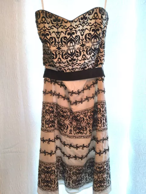 White House/ Black Market Strapless Dress Embrodered Print Womens  4