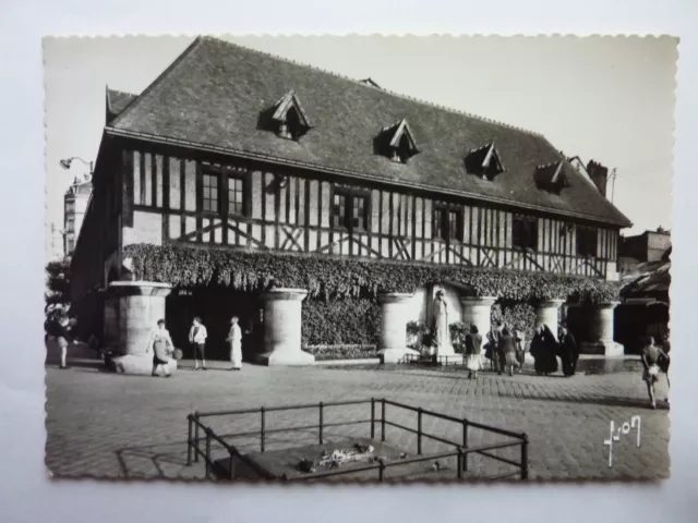 Alte Postkarte Ansichtskarte AK Rouen Place du vieux marche