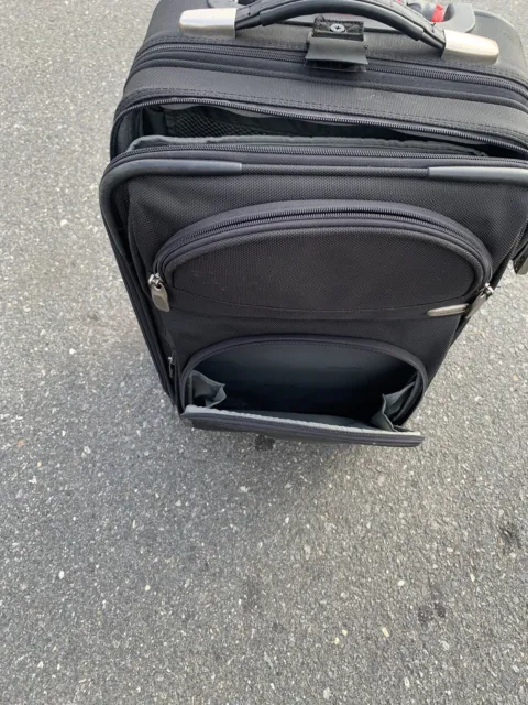 Dakota Tumi 22" Carry On TRAVEL Luggage BLACK 2 Wheel Rolling Bag Expandable