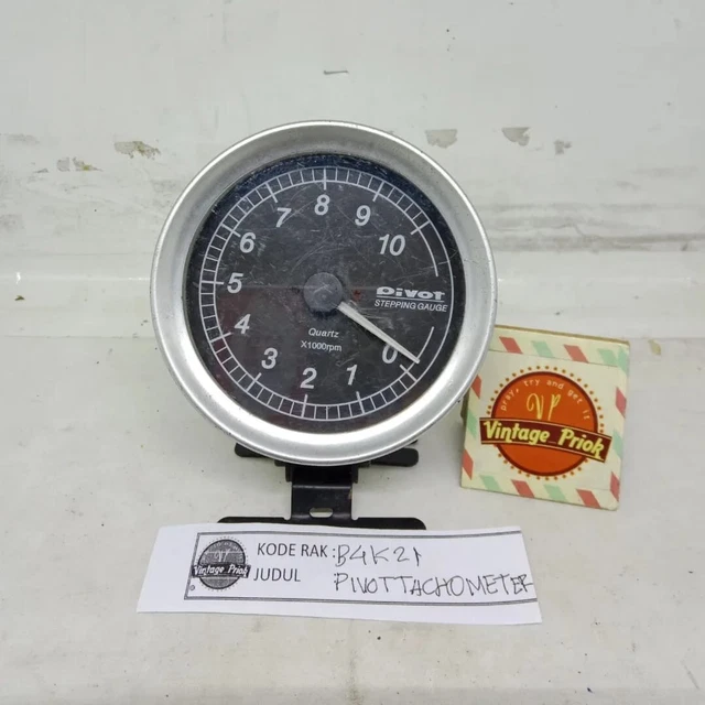 UNIVERSAL PIVOT 1000 RPM STEPPING GAUGE TACHOMETER little dirty UNIVERSAL PIVOT 1000 RPM STEPPING GAUGE TACHOMETER little dirty