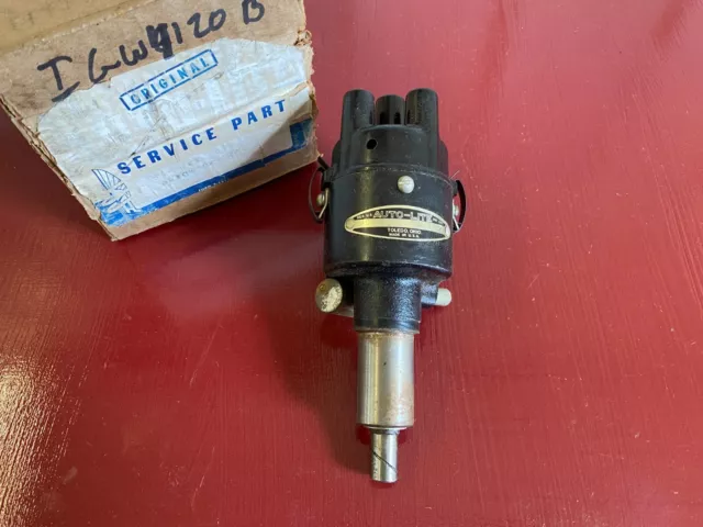 1930 's 1940 's AUTOLITE 4 CYLINDER DISTRIBUTOR IGW-4120B NOS IN BOX