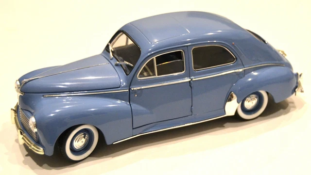 Solido Prestige. E:1/18. Peugeot 203 1954. Berline 4P. Réf. 8145B.