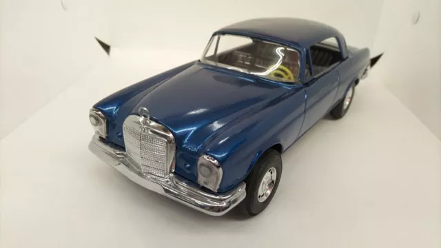 Ichiko BENZ 250SE Coupe Friction Powered Mercedes-Benz Revival Impression 66