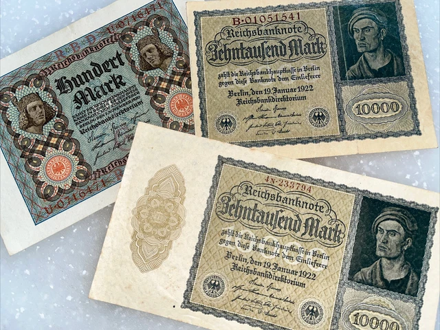 3 X 1922 German Currency 10000 Mark Reichbanknote  Banknotes & 100 Mark Note