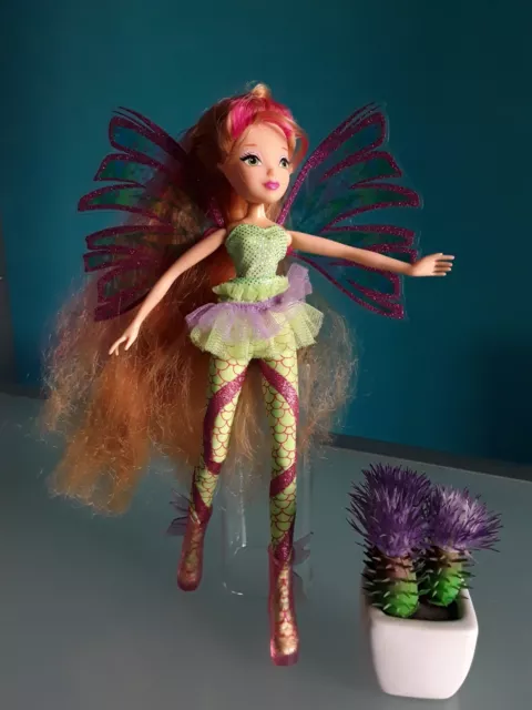 "WINX CLUB", Bambola " FLORA" MAGICA SIRENIX , 2014, altezza 28 cm.