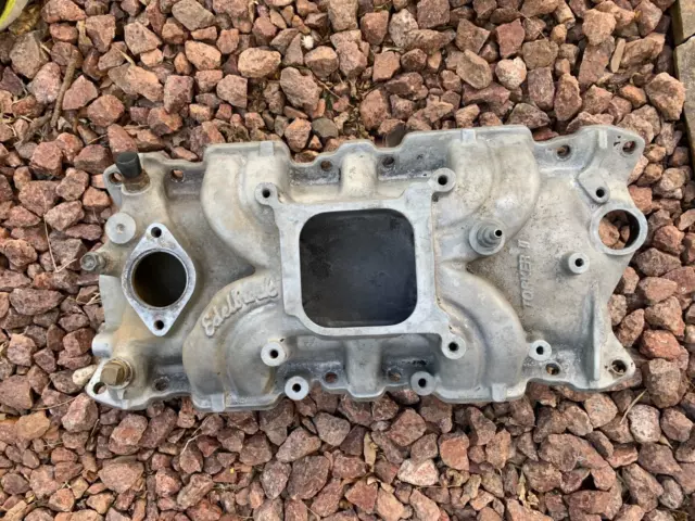 Edelbrock Torker II Chevrolet SBC 283 237 350 4 BBL Intake Manifold 5001