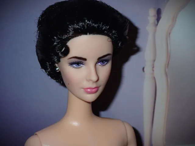 Elizabeth Taylor White Diamonds Barbie NUDE Vinyl Doll ~ Newly Unboxed