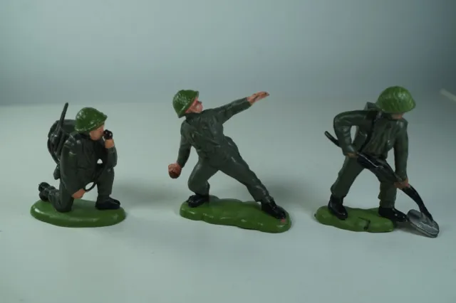 3x Britains Herald British Army Soldiers WW2 Plastic Hong Kong 54mm Detector