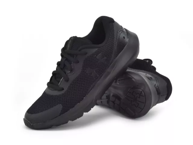Under Armour Surge 3 GS Boys Trainers 3024989-002 Older Kids Sports Trainers