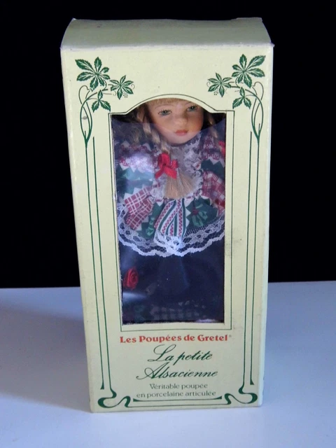 Poupée Ancienne GRETEL La Petite Alsacienne En Porcelaine - Collection Rare