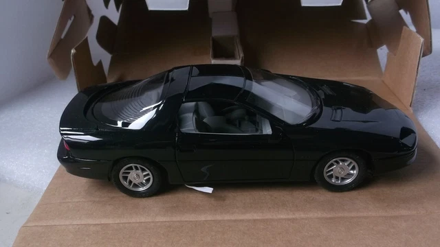 AMT Kit de Modelo Chevy Camaro 1968 Z/28, Escala 1:25