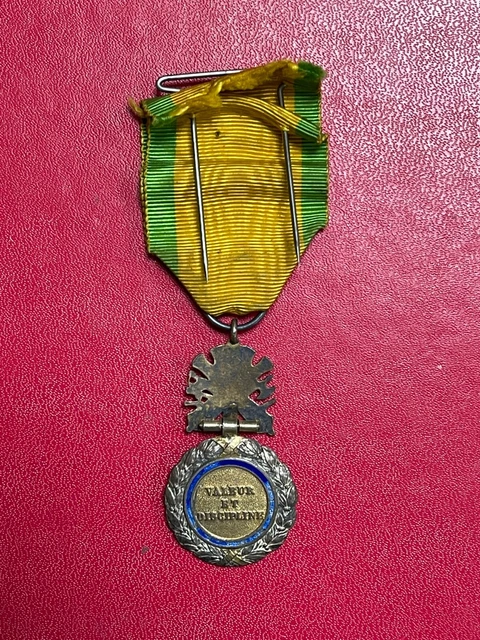 Médaille type 1870 république française valeur et discipline très bon
