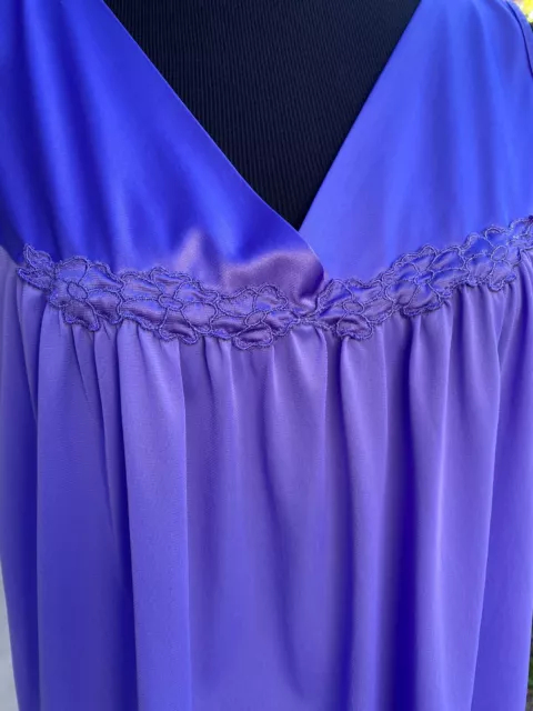 VINTAGE VANITY FAIR Nightgown Purple Large Nylon Chemise Coloratura ...