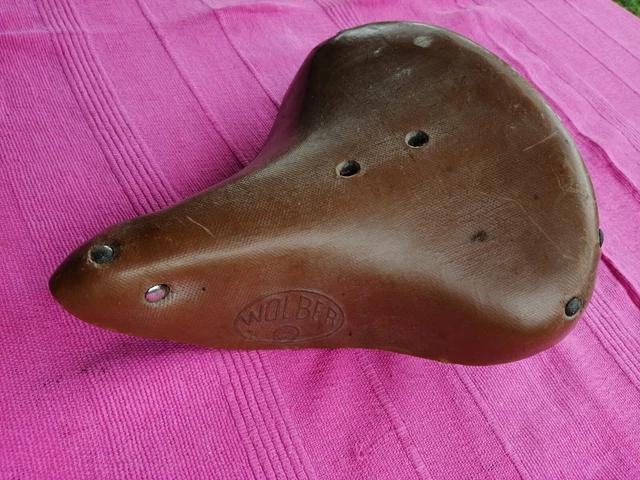 Selle de vélo WOLBER des années 30. Pièces de vélo anciennes